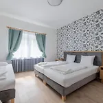 Semesterbostad Delfin Sziv Haza - Szauna Es Jakuzzi *