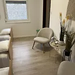 Semesterbostad Delfin Sziv Haza - Szauna Es Jakuzzi